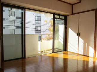 【洋室】 | カーザビアンカ