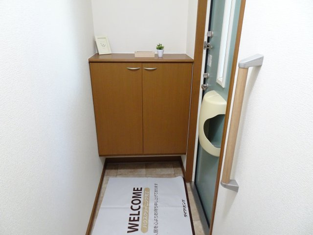 セジュール直江Aの玄関
