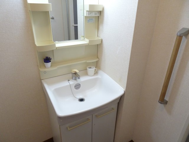 セジュール直江Aの独立洗面台