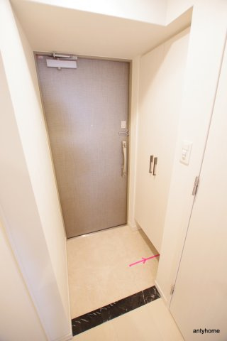 S-RESIDENCE江坂Eminence　仲介手数料無料の玄関