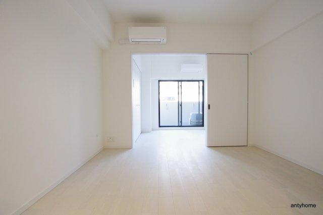 S-RESIDENCE江坂Eminence　仲介手数料無料の洋室