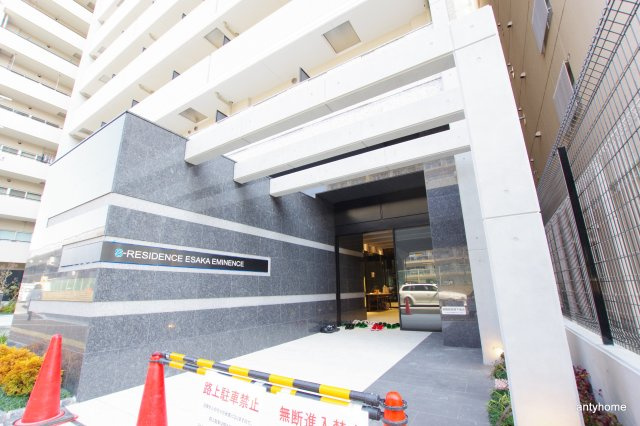 S-RESIDENCE江坂Eminence　仲介手数料無料のエントランス