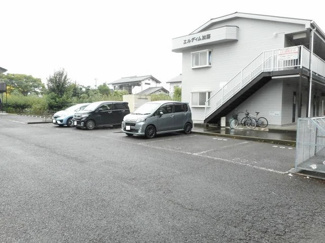 【駐車場】