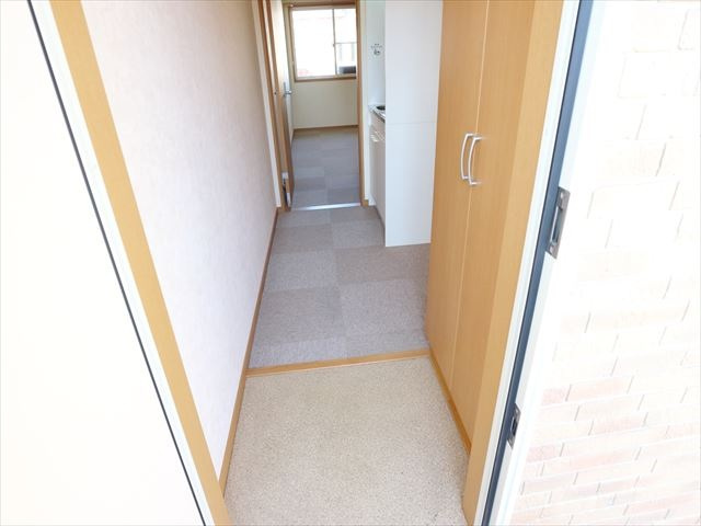 メゾン・ハピネスの玄関