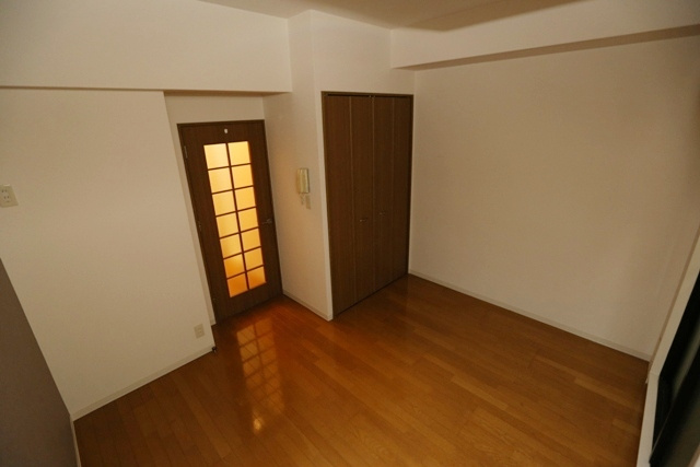 【洋室】 | カルム吹田