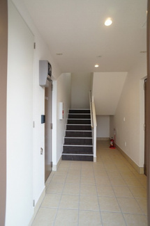 【エントランス】 | 建物エントランス内観です