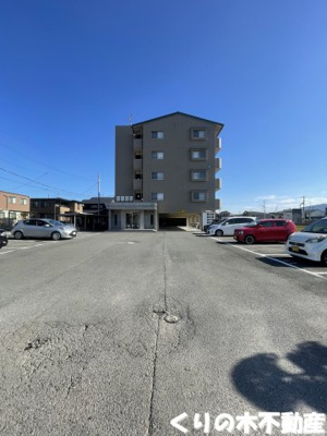 【駐車場】 | オリエンタルコート | 車をお持ちの方に嬉しい駐車場付きの物件です