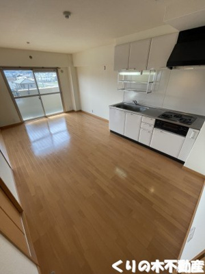 【居間・リビング】 | オリエンタルコート | ゆったりとしたリビングです