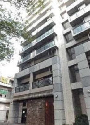 【外観】 | ヴェルレージュ府中けやき通り | けやき並木通り沿いのマンションです。