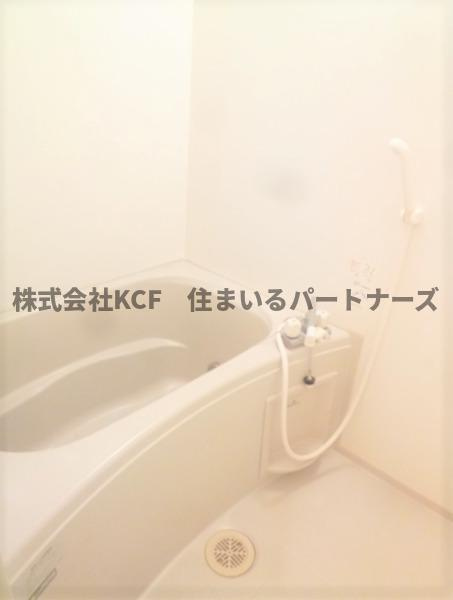 メゾン・ド・カメリアの浴室|落ち着いた空間のお風呂です