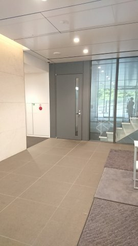 アイオス永田町ビルのロビー