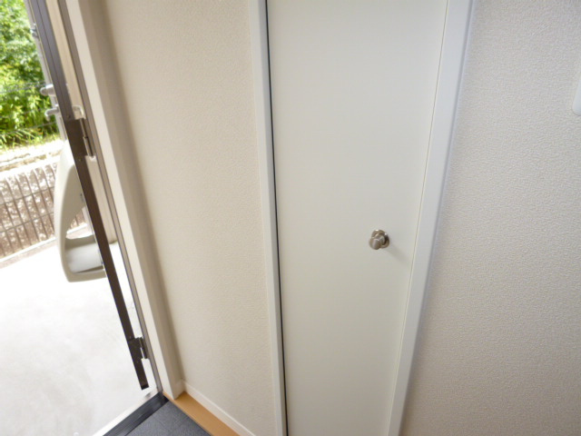 倉敷市連島町西之浦のアパートの玄関|シューズボックス