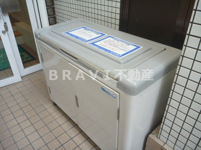 シュライン森ノ宮　BRAVI不動産のその他共用部分|【シュライン森ノ宮】敷地内ゴミ置き場です