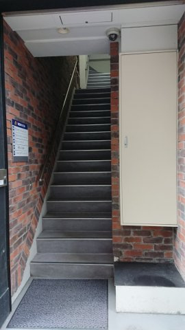 神田NKビルのエントランス