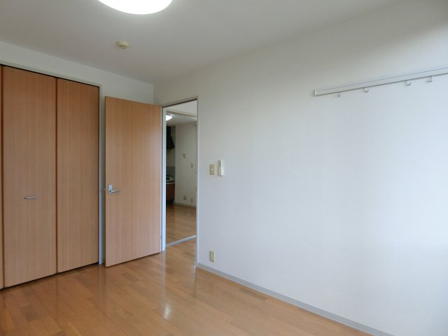 ファミーユ中野B棟の洋室
