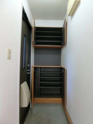 ファミーユ中野B棟の収納