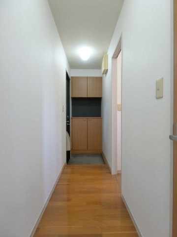 ファミーユ中野B棟の玄関