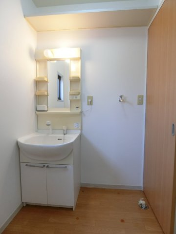 ファミーユ中野B棟の洗面所