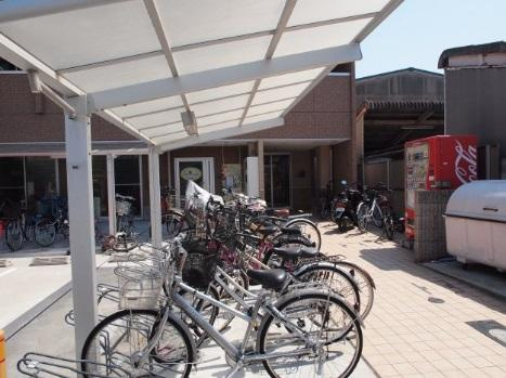 ドルチェヴィータ難波南　BRAVI不動産のその他共用部分|【ドルチェヴィータ難波南】敷地内駐車場です