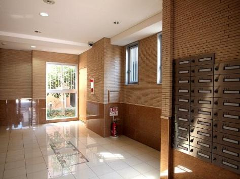 ドルチェヴィータ難波南　BRAVI不動産のロビー|【ドルチェヴィータ難波南】毎日通るロビーはこのようになっています