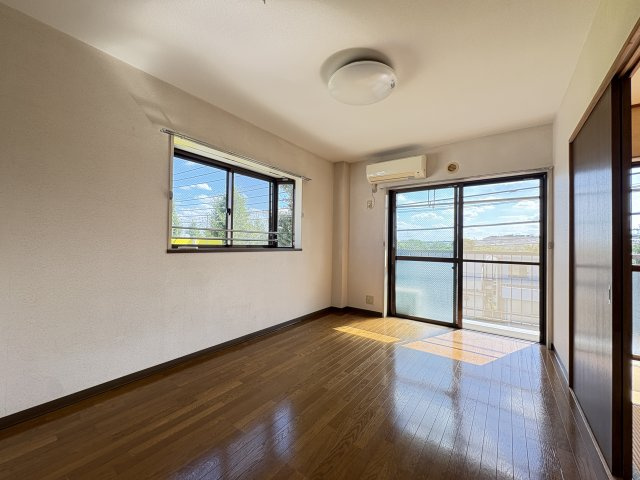 シャンブルド昭島の居間・リビング