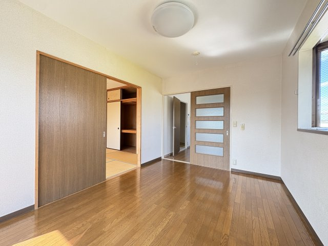 シャンブルド昭島の居間・リビング