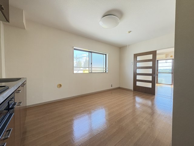 シャンブルド昭島の居間・リビング