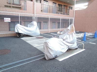 【その他共用部分】 | リリファ鷺沼 | バイク置場