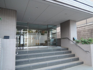 【エントランス】 | 東急田園都市線「たまプラーザ」駅徒歩10分、「鷺沼」駅徒歩11分の2駅利用可能と好立地！