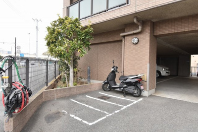 【その他共用部分】 | グランイーグル川崎東Ⅱ | バイク置場