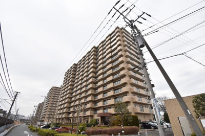 【外観】 | ローヤルシティ鴨居五番館 | 全居室収納！南向きバルコニーで陽当り良好！