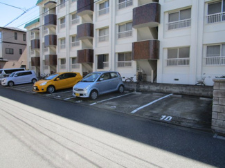 【駐車場】