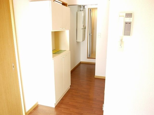 エステートピアヨネザワの玄関|きれいな玄関です