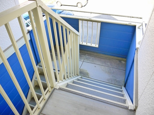 エステートピアヨネザワのその他共用部分|足元が見やすい