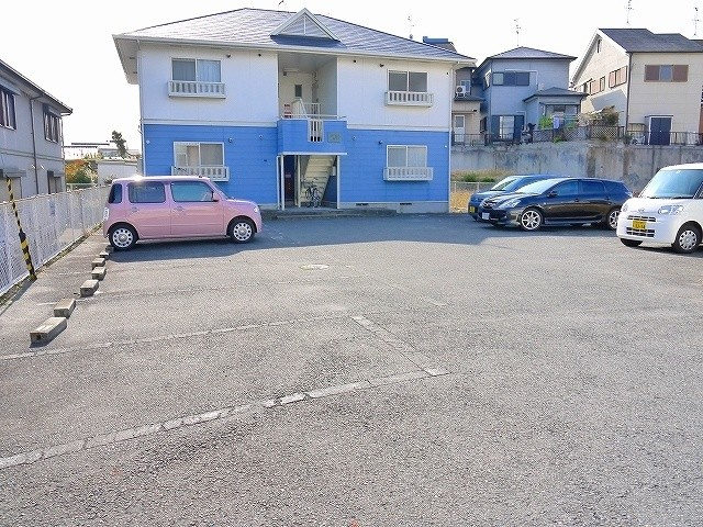 エステートピアヨネザワの駐車場|駐車場があります