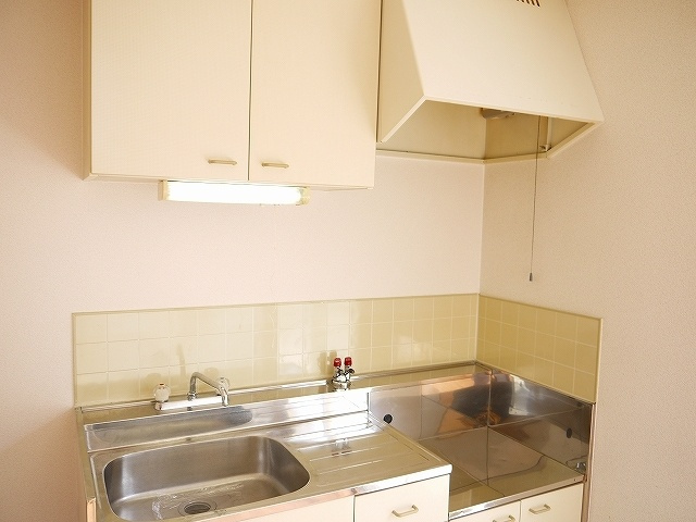 エステートピアヨネザワのキッチン|きれいなキッチンです