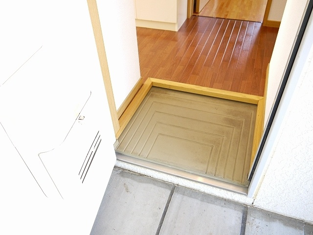 エステートピアヨネザワの玄関|落ち着いた玄関です