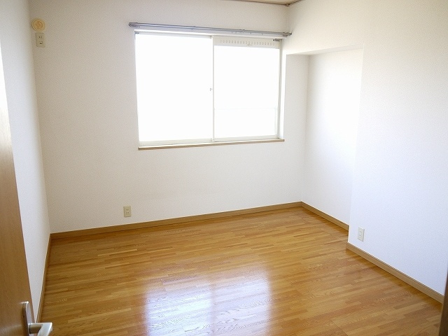 エステートピアヨネザワの洋室|スタンダードな洋室です