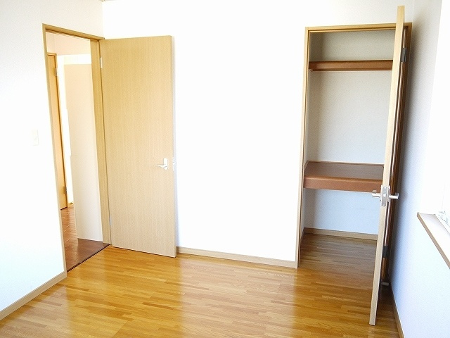 エステートピアヨネザワの洋室|スタンダードな洋室です