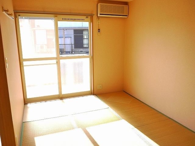 エステートピアヨネザワの和室|落ち着いた雰囲気の和室付きです