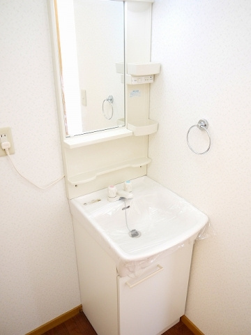 エステートピアヨネザワの洗面所|スペースが確保できる洗面所です