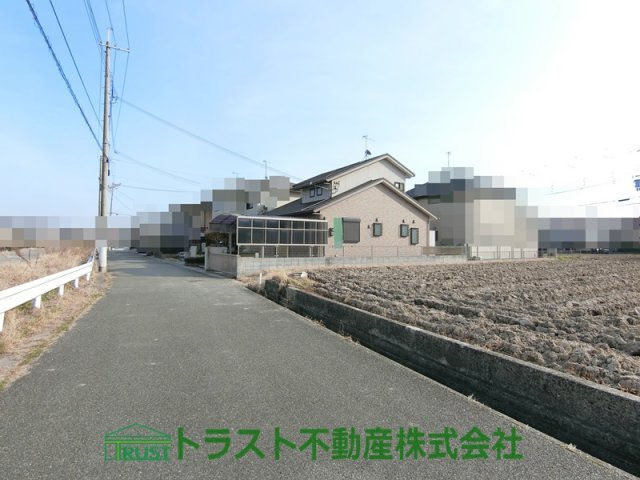 神戸市西区宮下3丁目　中古戸建の前面道路含む現地写真