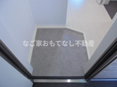 【玄関】 | ジャルダン黒川 | シューズボックス　同型タイプ