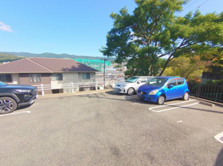 【駐車場】