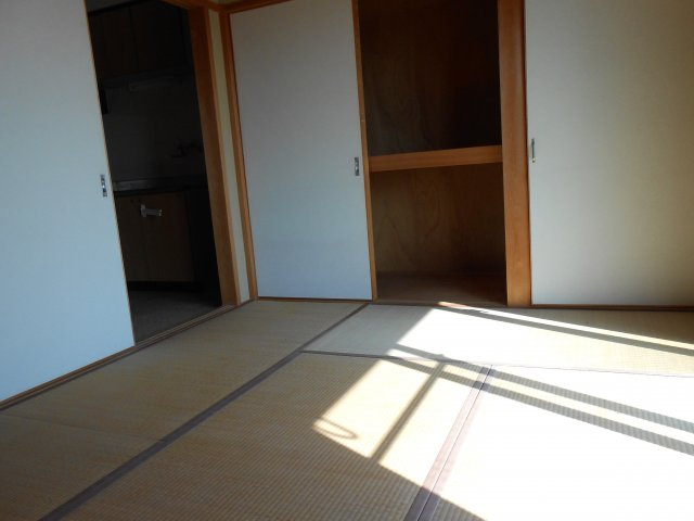 ファミール芹沢の和室