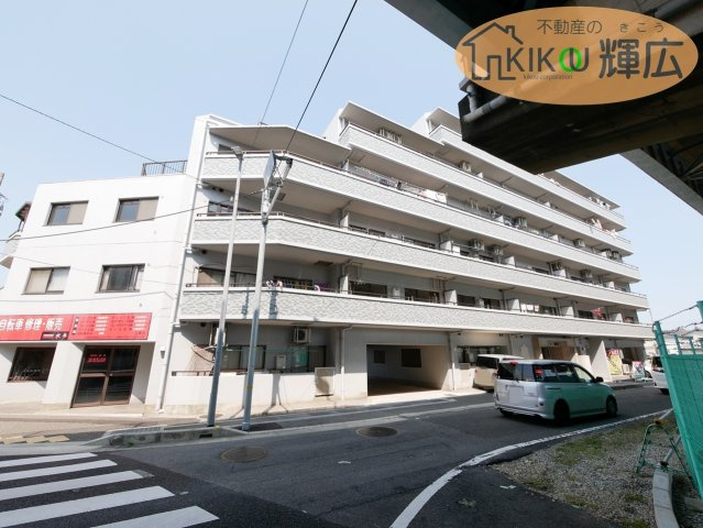 【外観】 | グランドシャトー西明石　3階 | 専有面積76.23平米の3ＬＤＫです。現況は空き家ですので、いつでもご案内できます