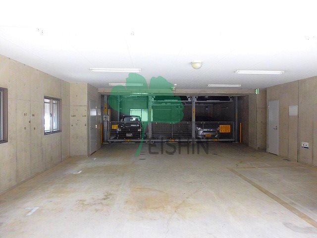 SDマンション博多駅南(エスディーマンション博多駅南)の駐車場