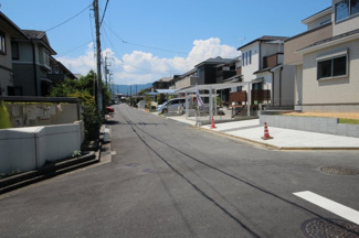 【前面道路含む現地写真】