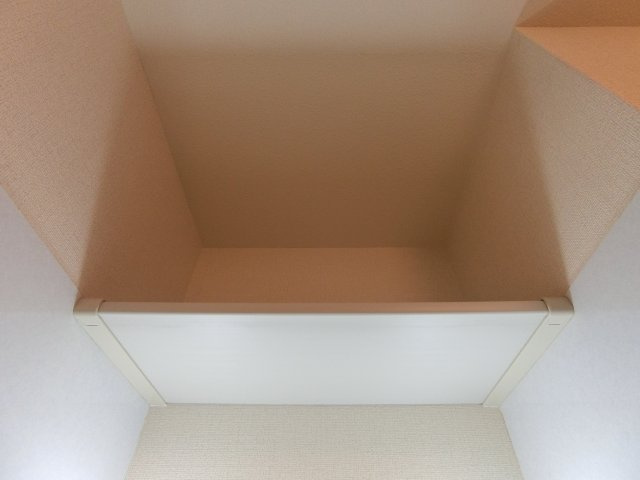ボンヌ・シャンス　A棟の収納|イメージ101号室の写真（反転あり）