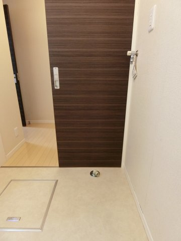 ボンヌ・シャンス　A棟の洗面所|イメージ101号室の写真（反転あり）
